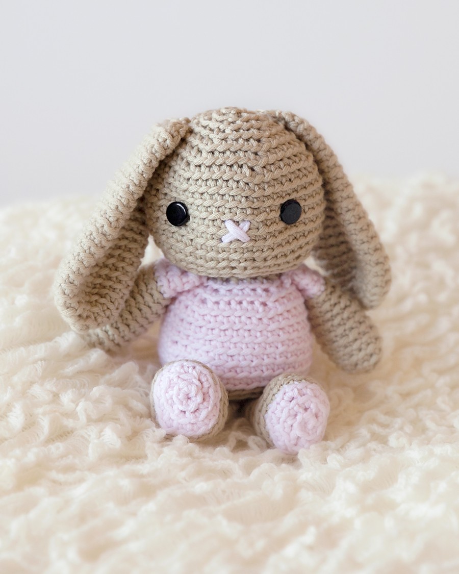 Free Crochet Bunny Pattern! - Leelee Knits