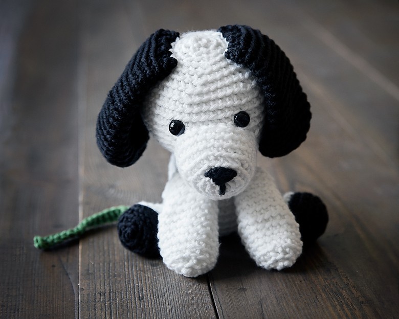 Free Crochet Puppy Pattern - Includes Leash! - Leelee Knits